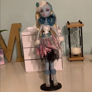 Monster High Doll: Abbey Bominable